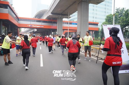 Race photo from ONE RUN 10 K