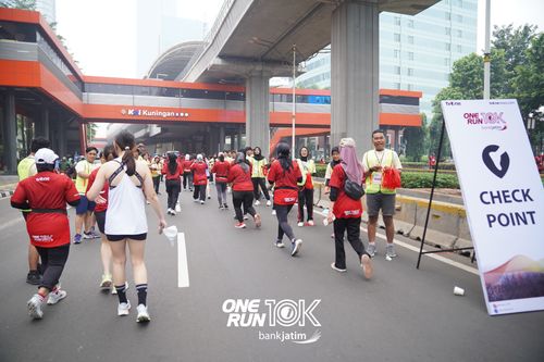 Race photo from ONE RUN 10 K
