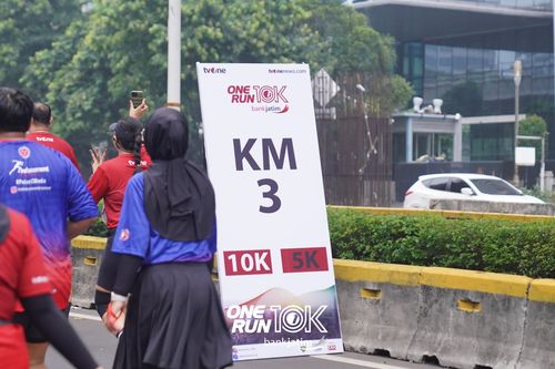 Race photo from ONE RUN 10 K