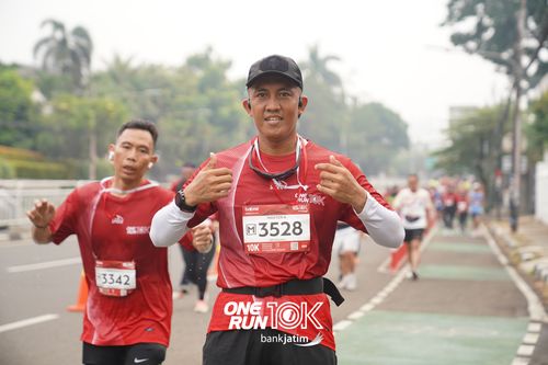 Race photo from ONE RUN 10 K