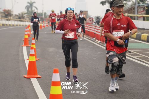 Race photo from ONE RUN 10 K