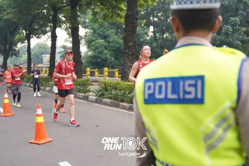 Race photo from ONE RUN 10 K