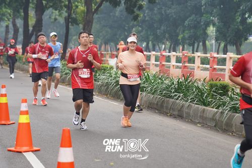 Race photo from ONE RUN 10 K