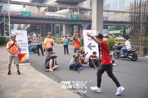 Race photo from ONE RUN 10 K