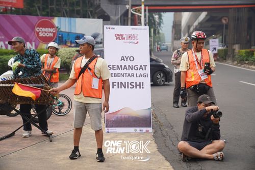 Race photo from ONE RUN 10 K