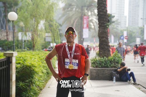 Race photo from ONE RUN 10 K