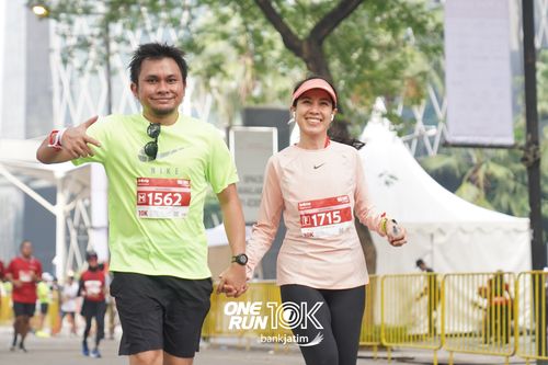 Race photo from ONE RUN 10 K