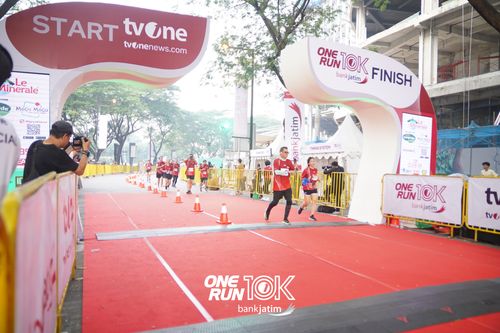 Race photo from ONE RUN 10 K