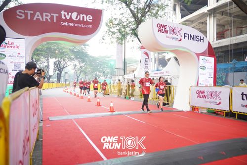 Race photo from ONE RUN 10 K