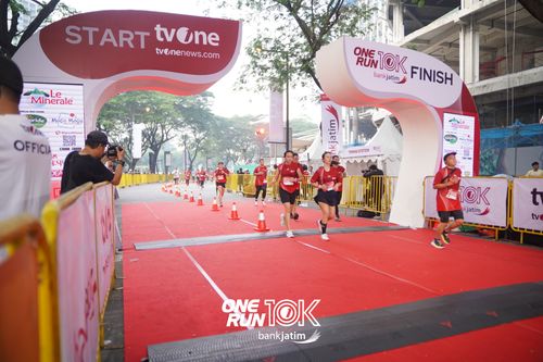 Race photo from ONE RUN 10 K