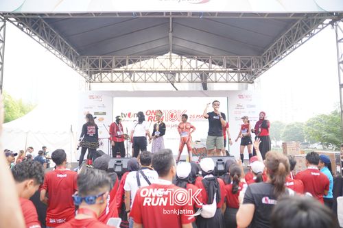 Race photo from ONE RUN 10 K