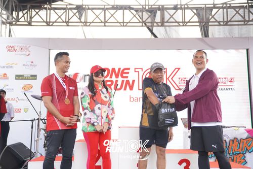 Race photo from ONE RUN 10 K