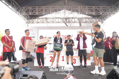 Race photo from ONE RUN 10 K