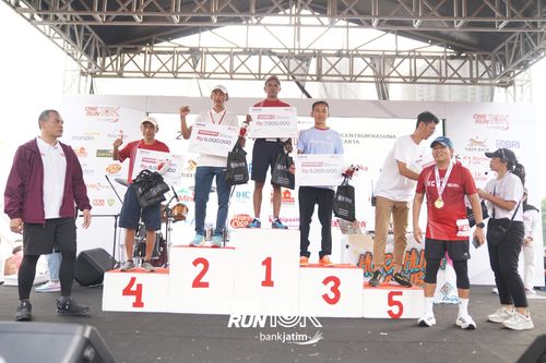 Race photo from ONE RUN 10 K