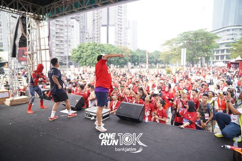 Race photo from ONE RUN 10 K