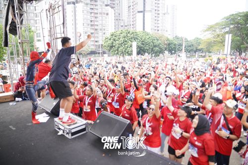 Race photo from ONE RUN 10 K