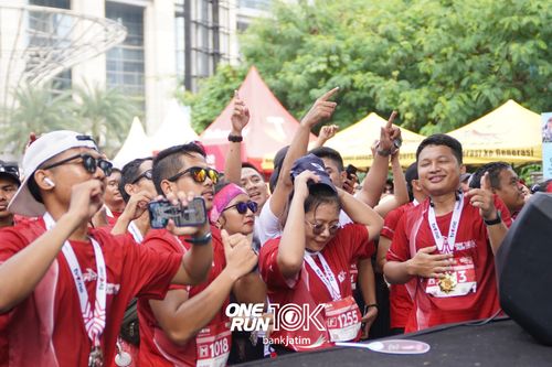 Race photo from ONE RUN 10 K