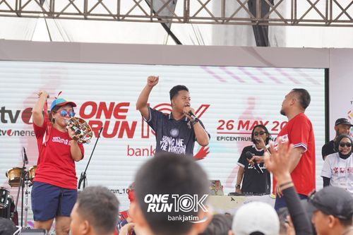 Race photo from ONE RUN 10 K