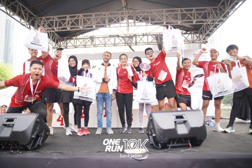 Race photo from ONE RUN 10 K