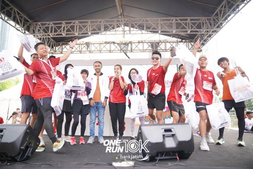 Race photo from ONE RUN 10 K