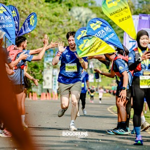 Race photo from BOGORUN 2026