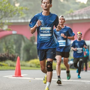 Race photo from BOGORUN 2026
