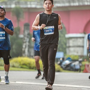 Race photo from BOGORUN 2026