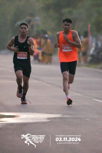 Race photo from Arutmin Borneo Run 2024