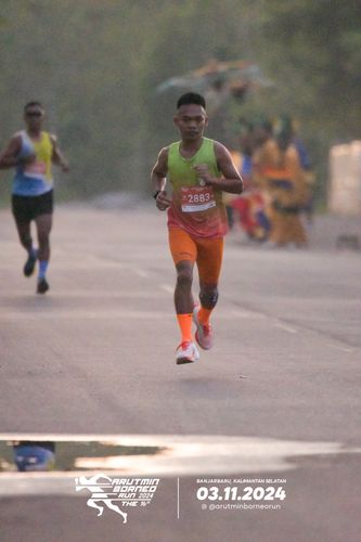 Race photo from Arutmin Borneo Run 2024