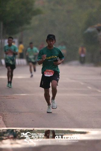 Race photo from Arutmin Borneo Run 2024