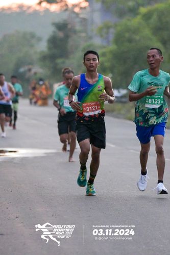 Race photo from Arutmin Borneo Run 2024