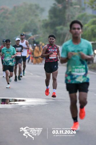 Race photo from Arutmin Borneo Run 2024