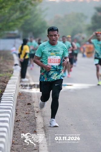 Race photo from Arutmin Borneo Run 2024