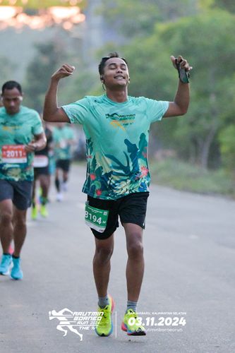 Race photo from Arutmin Borneo Run 2024