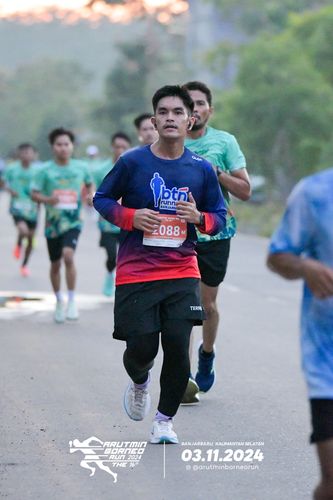 Race photo from Arutmin Borneo Run 2024