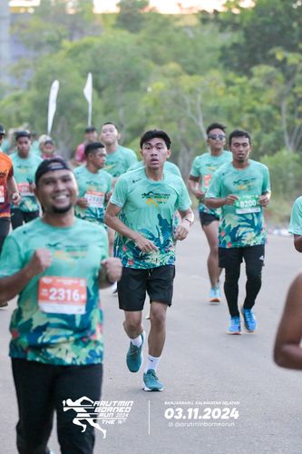 Race photo from Arutmin Borneo Run 2024