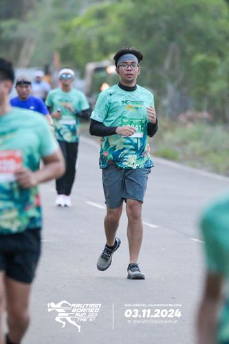 Race photo from Arutmin Borneo Run 2024