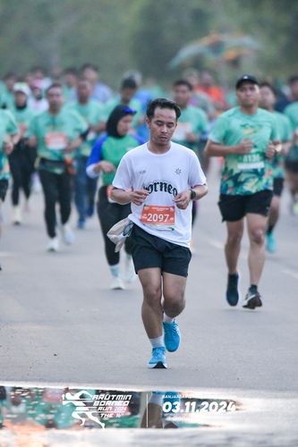 Race photo from Arutmin Borneo Run 2024