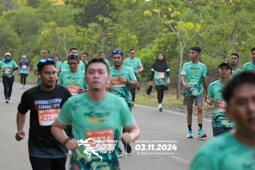 Race photo from Arutmin Borneo Run 2024