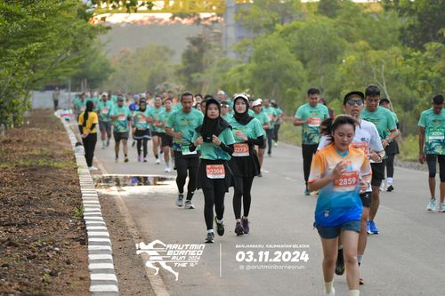 Race photo from Arutmin Borneo Run 2024