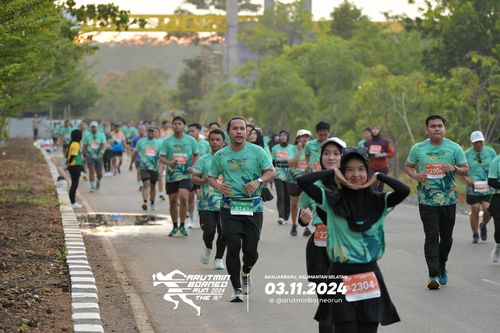 Race photo from Arutmin Borneo Run 2024