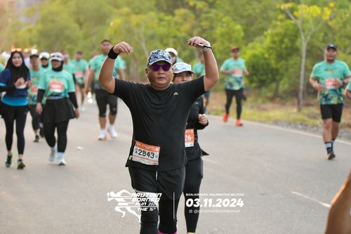 Race photo from Arutmin Borneo Run 2024