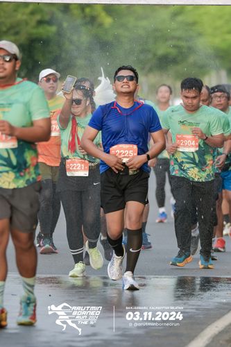 Race photo from Arutmin Borneo Run 2024