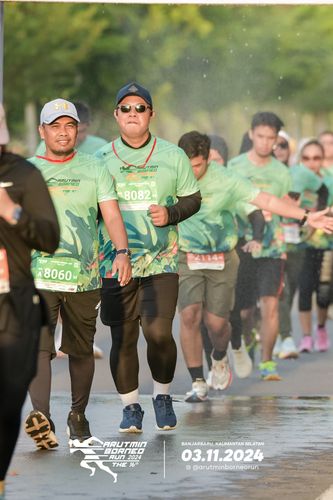 Race photo from Arutmin Borneo Run 2024