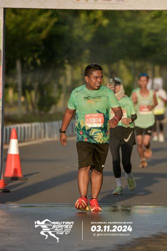 Race photo from Arutmin Borneo Run 2024