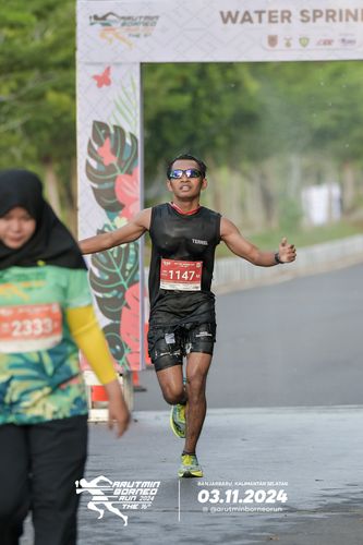 Race photo from Arutmin Borneo Run 2024