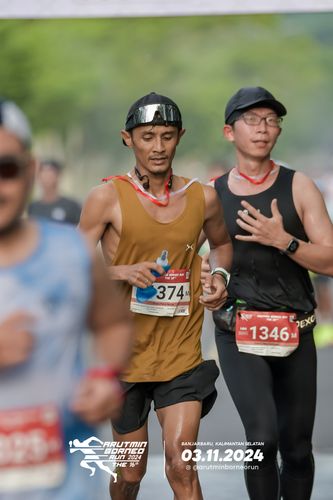 Race photo from Arutmin Borneo Run 2024