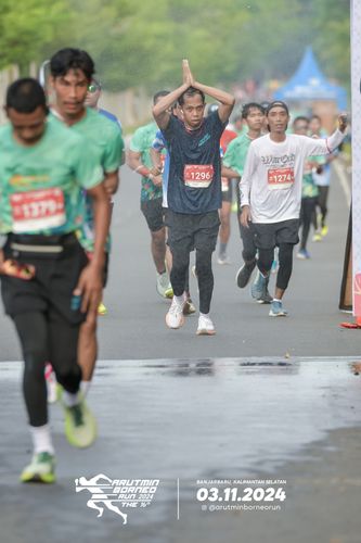 Race photo from Arutmin Borneo Run 2024