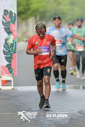 Race photo from Arutmin Borneo Run 2024