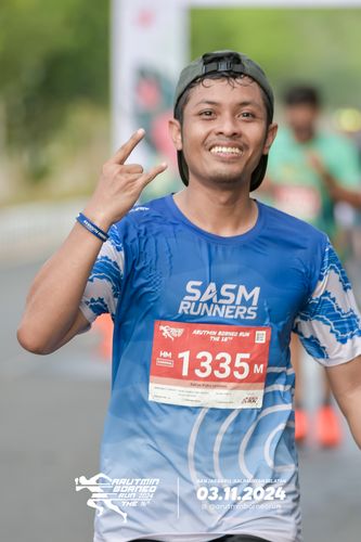 Race photo from Arutmin Borneo Run 2024